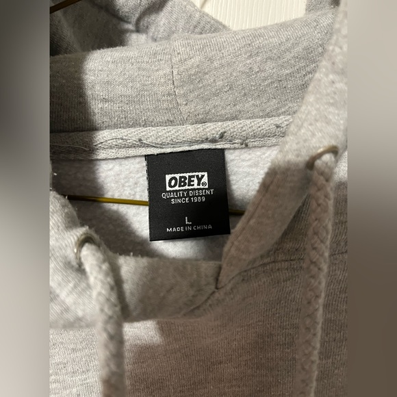 OBEY Large Grey Hoodie Pullover - Picture 4 of 13